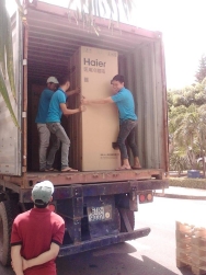 Hàng về nguyên container