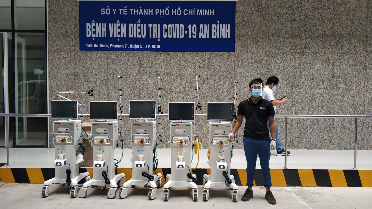 LẮP MÁY THỞ TẠI BỆNH VIỆN ĐIỀU TRỊ COVID-19 AN BÌNH