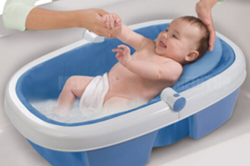 An to&agrave;n hơn so với tắm trong bồn người lớn