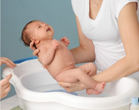 Chất liệu phải tuyệt đối an to&agrave;n cho b&eacute;