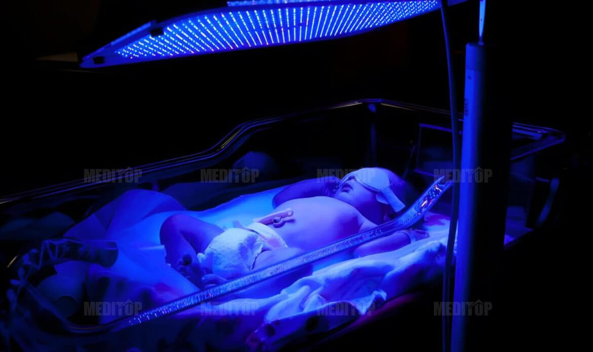 Xu hướng ph&aacute;t triển của đ&egrave;n chiếu v&agrave;ng da trong y học hiện đại