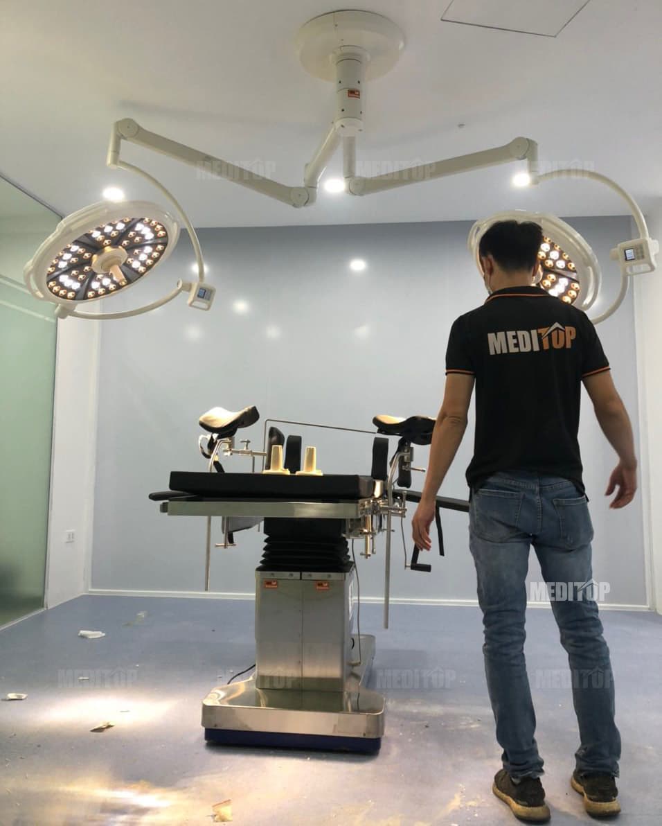 Đ&egrave;n phẫu thuật gi&aacute; bao nhi&ecirc;u