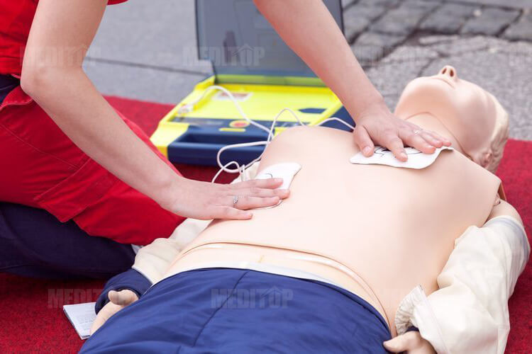 Nguyên lý hoạt động của máy sốc điện cầm tay