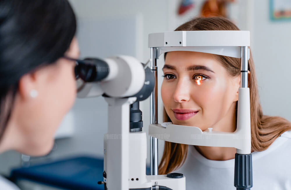 Quan sát chi tiết cấu trúc phía trước của mắt