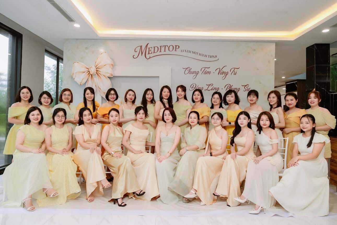 vạn niềm tin, vững bước tương lai