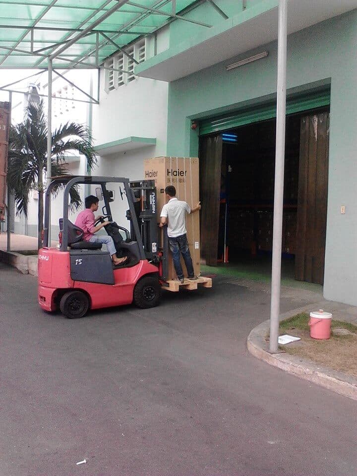 Hàng về nguyên container 04