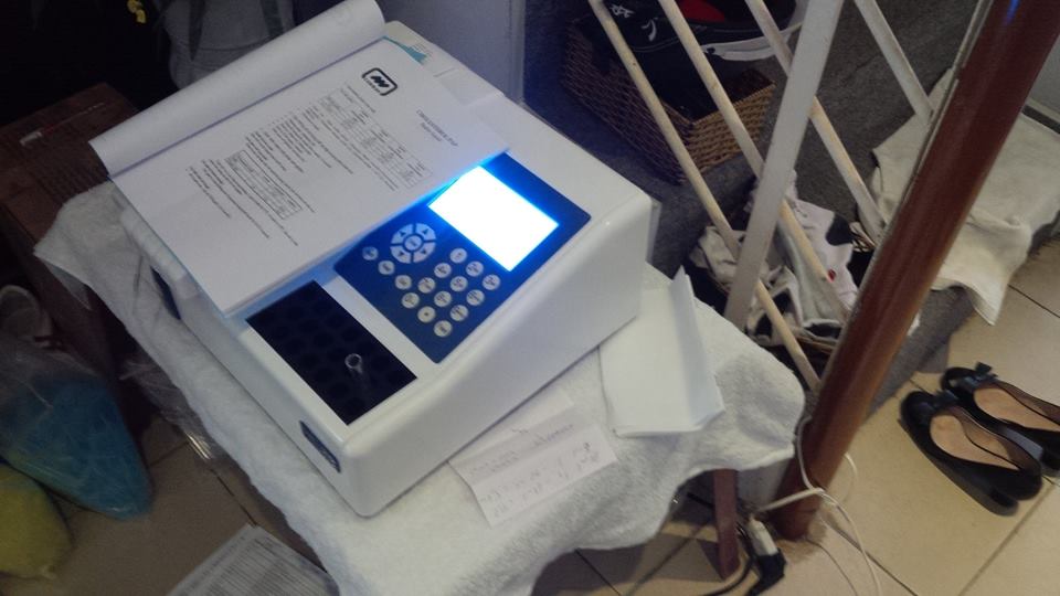 May sinh hoa ban tu dong