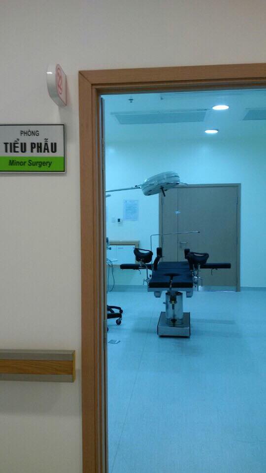 Lắp bàn tiểu phẩu JS-001 Jinsol Hàn quốc cho PK Saint Luke