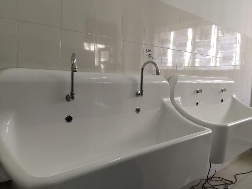 Lắp thiết bị bồn rửa tay hai vòi tại Sơn Tây