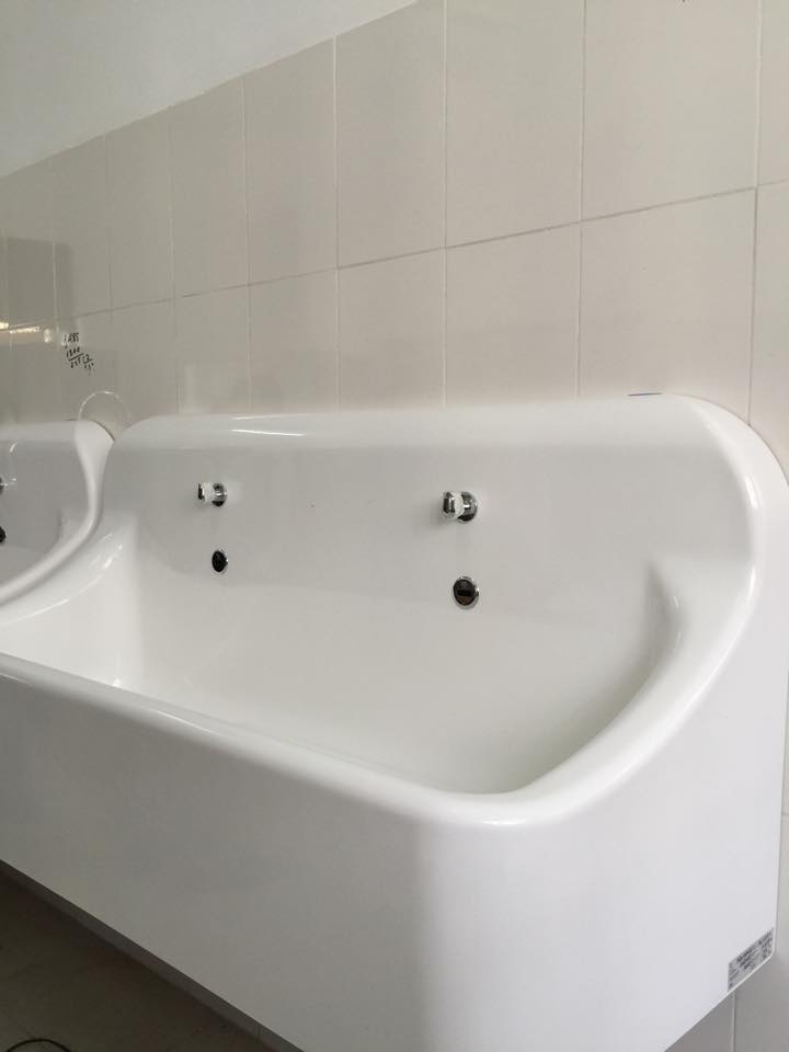 Lắp thiết bị bồn rửa tay hai vòi tại Sơn Tây 1