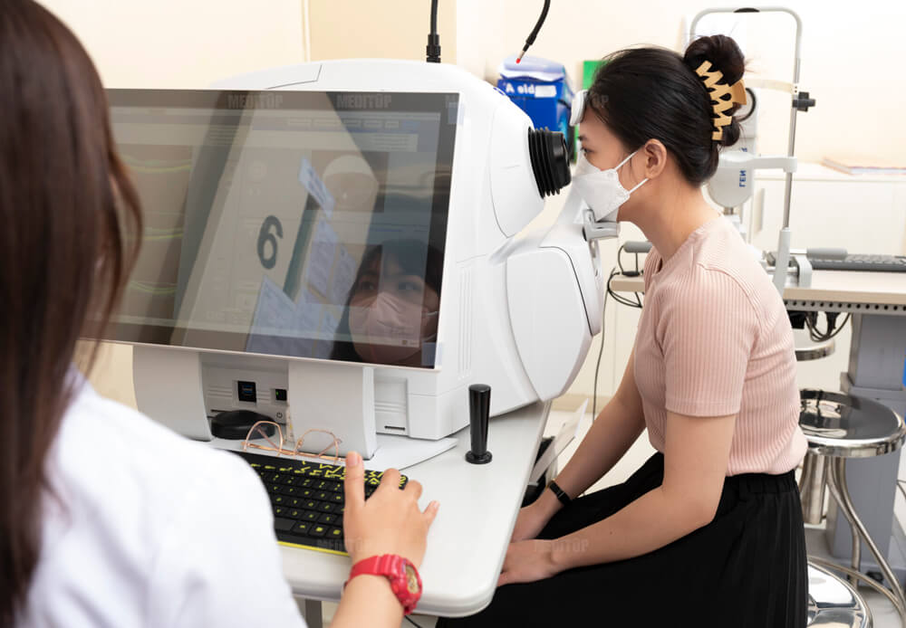 Nh&oacute;m thiết bị phẫu thuật nh&atilde;n khoa