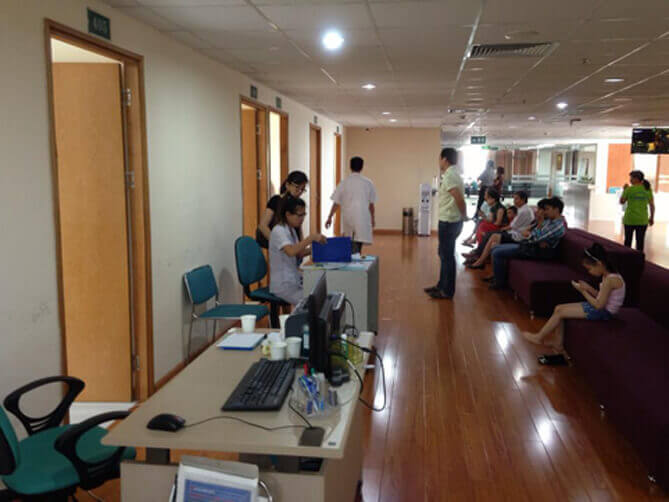 Khu chờ bệnh nhân rộng rãi, tiện nghi