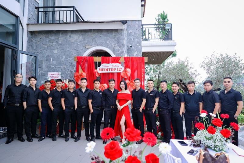 Cán bộ nhân viên nam Meditop