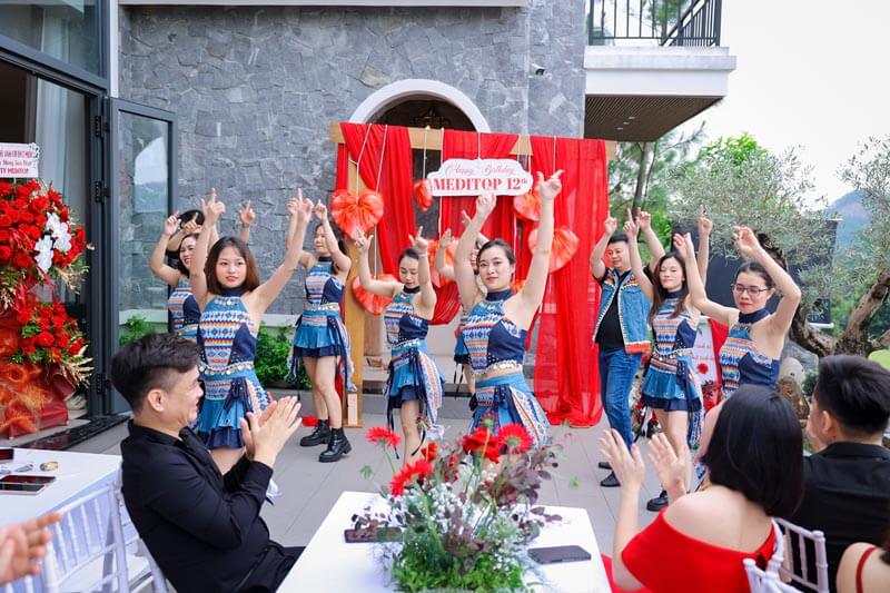 Văn nghệ công ty Meditop