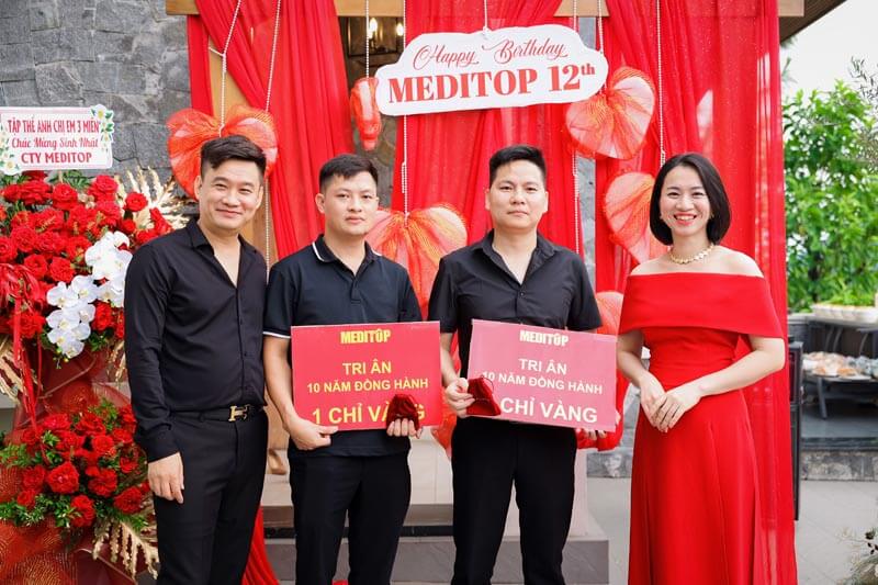 Tri ân đặc biệt – 1 chỉ vàng cho nhân viên 10 năm